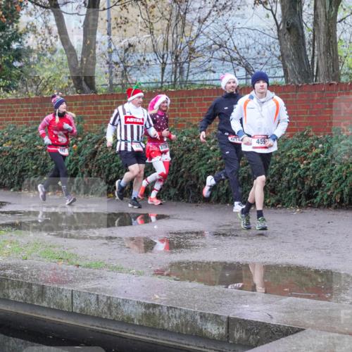 07.12.2025 - St. Pauli X-Mass-Run No. 15 Michael Burmester http://msf.ph/oto/9430010 07.12.2025 10:01:57 Laufen 3724, 4474, 459 meine-sportfotos.de