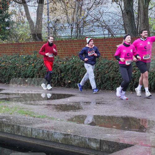 07.12.2025 - St. Pauli X-Mass-Run No. 15 Michael Burmester http://msf.ph/oto/9430029 07.12.2025 10:02:06 Laufen 2238, 1326, 4000, 3999, 4479 meine-sportfotos.de