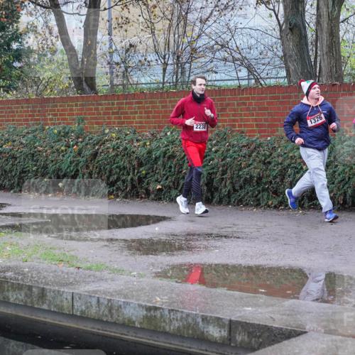 07.12.2025 - St. Pauli X-Mass-Run No. 15 Michael Burmester http://msf.ph/oto/9430033 07.12.2025 10:02:07 Laufen 2238, 1326, 3999, 4000 meine-sportfotos.de