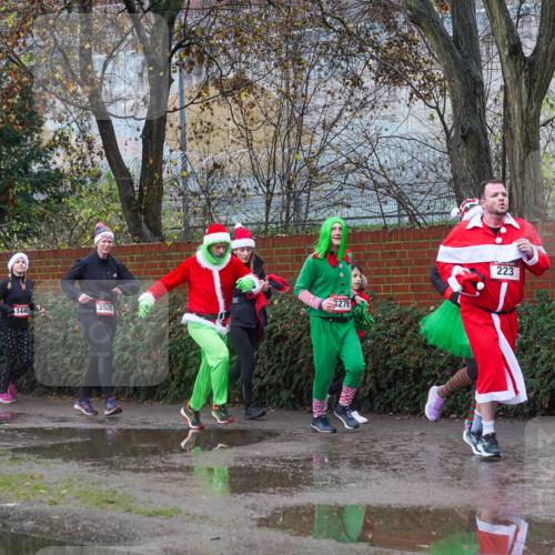 07.12.2025 - St. Pauli X-Mass-Run No. 15 Michael Burmester http://msf.ph/oto/9430034 07.12.2025 11:45:24 Laufen 2227, 1446, 3526, 3279, 223 meine-sportfotos.de