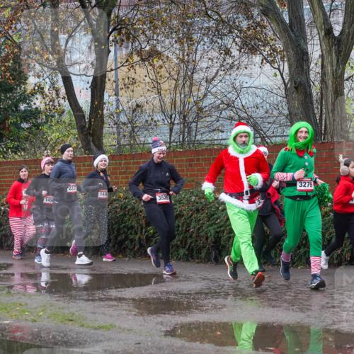 07.12.2025 - St. Pauli X-Mass-Run No. 15 Michael Burmester http://msf.ph/oto/9430037 07.12.2025 11:45:25 Laufen 2221, 44, 1446, 1450, 3526, 32, 3279, 223 meine-sportfotos.de