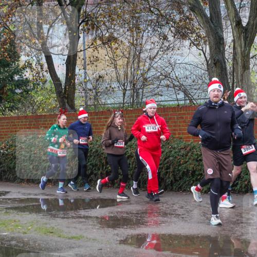 07.12.2025 - St. Pauli X-Mass-Run No. 15 Michael Burmester http://msf.ph/oto/9430053 07.12.2025 11:45:32 Laufen 4395, 4724, 251, 4393, 4745, 3983 meine-sportfotos.de