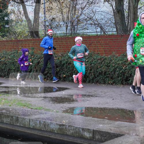 07.12.2025 - St. Pauli X-Mass-Run No. 15 Michael Burmester http://msf.ph/oto/9430063 07.12.2025 10:02:30 Laufen 409, 4078, 2184, 3832 meine-sportfotos.de