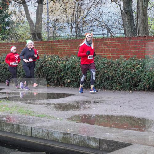 07.12.2025 - St. Pauli X-Mass-Run No. 15 Michael Burmester http://msf.ph/oto/9430082 07.12.2025 10:02:59 Laufen 3431, 2818, 3571, 3736 meine-sportfotos.de