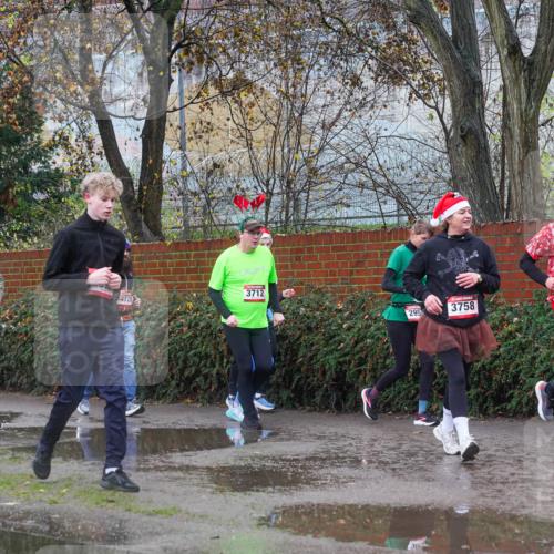 07.12.2025 - St. Pauli X-Mass-Run No. 15 Michael Burmester http://msf.ph/oto/9430083 07.12.2025 11:45:46 Laufen 4722, 720, 3712, 295, 3758, 2953 meine-sportfotos.de