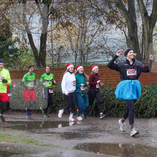 07.12.2025 - St. Pauli X-Mass-Run No. 15 Michael Burmester http://msf.ph/oto/9430097 07.12.2025 11:46:06 Laufen 3955, 334, 394, 350, 42, 426, 4292, 4271 meine-sportfotos.de