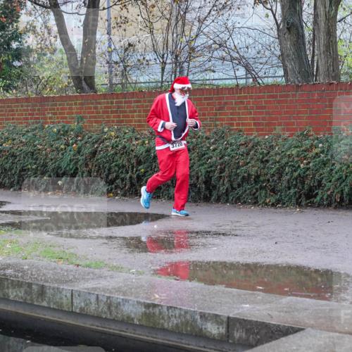 07.12.2025 - St. Pauli X-Mass-Run No. 15 Michael Burmester http://msf.ph/oto/9430108 07.12.2025 10:03:24 Laufen 3720 meine-sportfotos.de