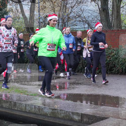 07.12.2025 - St. Pauli X-Mass-Run No. 15 Michael Burmester http://msf.ph/oto/9430125 07.12.2025 10:03:58 Laufen 2123, 3052, 496, 42, 4293, 13, 4296, 494 meine-sportfotos.de