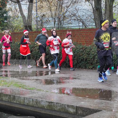 07.12.2025 - St. Pauli X-Mass-Run No. 15 Michael Burmester http://msf.ph/oto/9430132 07.12.2025 10:04:09 Laufen 3982, 4513, 3986, 2073, 09, 4445, 404 meine-sportfotos.de