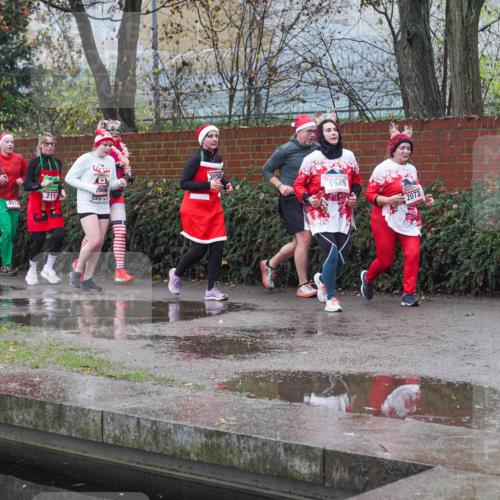 07.12.2025 - St. Pauli X-Mass-Run No. 15 Michael Burmester http://msf.ph/oto/9430133 07.12.2025 10:04:10 Laufen 3982, 4443 meine-sportfotos.de