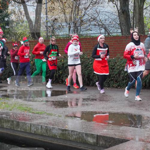 07.12.2025 - St. Pauli X-Mass-Run No. 15 Michael Burmester http://msf.ph/oto/9430134 07.12.2025 10:04:11 Laufen 3982, 3412, 3413, 211, 3986, 3080, 545, 2073 meine-sportfotos.de