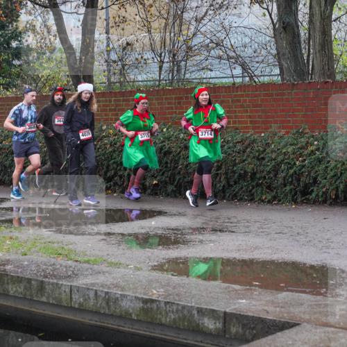 07.12.2025 - St. Pauli X-Mass-Run No. 15 Michael Burmester http://msf.ph/oto/9430163 07.12.2025 10:04:49 Laufen 263, 3649, 364, 4039, 3715, 3714 meine-sportfotos.de