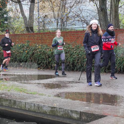 07.12.2025 - St. Pauli X-Mass-Run No. 15 Michael Burmester http://msf.ph/oto/9430165 07.12.2025 10:04:52 Laufen 485, 3454, 2172, 3458, 4039, 2638, 3649 meine-sportfotos.de