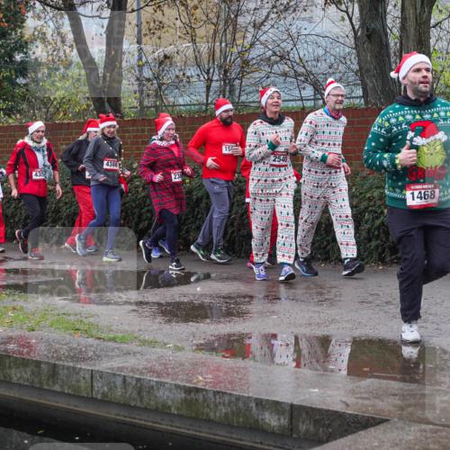 07.12.2025 - St. Pauli X-Mass-Run No. 15 Michael Burmester http://msf.ph/oto/9430180 07.12.2025 10:05:13 Laufen 2149, 435, 4388, 236, 15, 2540, 1468 meine-sportfotos.de