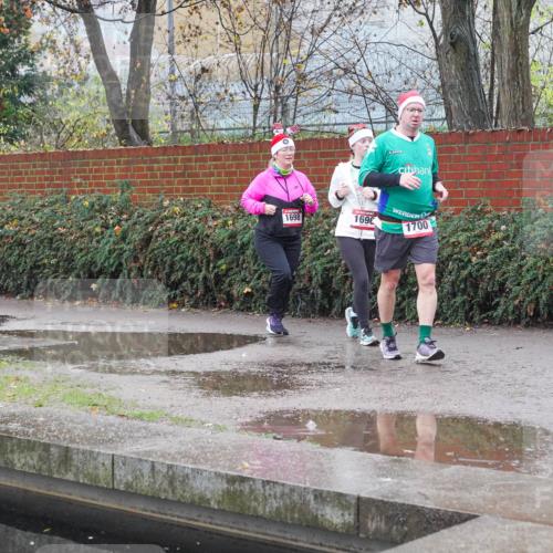 07.12.2025 - St. Pauli X-Mass-Run No. 15 Michael Burmester http://msf.ph/oto/9430185 07.12.2025 10:05:18 Laufen 3299, 1698, 435, 1696, 1700 meine-sportfotos.de