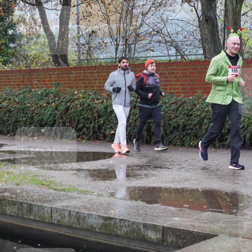 07.12.2025 - St. Pauli X-Mass-Run No. 15 Michael Burmester http://msf.ph/oto/9430188 07.12.2025 10:05:25 Laufen 165, 3942 meine-sportfotos.de
