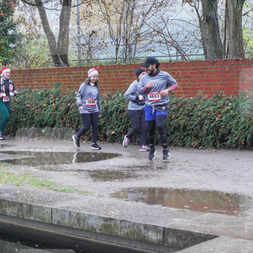 07.12.2025 - St. Pauli X-Mass-Run No. 15 Michael Burmester http://msf.ph/oto/9430190 07.12.2025 10:05:37 Laufen 1198, 1204, 4467, 4693, 4690 meine-sportfotos.de