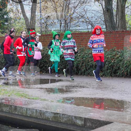 07.12.2025 - St. Pauli X-Mass-Run No. 15 Michael Burmester http://msf.ph/oto/9430203 07.12.2025 10:05:58 Laufen 4376, 161, 4410, 23, 1090, 000000000, 3727 meine-sportfotos.de