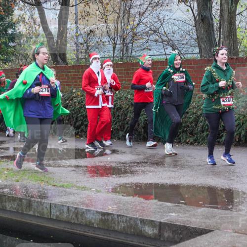 07.12.2025 - St. Pauli X-Mass-Run No. 15 Michael Burmester http://msf.ph/oto/9430209 07.12.2025 10:06:09 Laufen 4265, 276, 1476, 2878, 472, 309, 4266, 26 meine-sportfotos.de