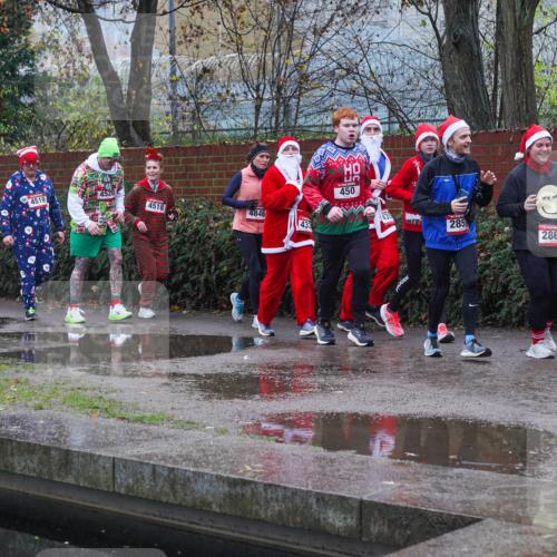 07.12.2025 - St. Pauli X-Mass-Run No. 15 Michael Burmester http://msf.ph/oto/9430215 07.12.2025 10:06:17 Laufen 2065, 4519, 4518, 4846, 43, 450, 285, 2863 meine-sportfotos.de