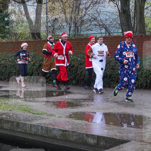 07.12.2025 - St. Pauli X-Mass-Run No. 15 Michael Burmester http://msf.ph/oto/9430218 07.12.2025 10:06:21 Laufen 4520, 2065, 4519, 750, 1095, 503 meine-sportfotos.de
