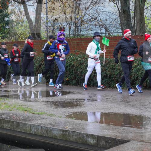 07.12.2025 - St. Pauli X-Mass-Run No. 15 Michael Burmester http://msf.ph/oto/9430233 07.12.2025 10:06:48 Laufen 4847, 470, 4706, 4707, 4705, 272, 3472, 4316, 4317, 470 meine-sportfotos.de