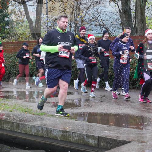 07.12.2025 - St. Pauli X-Mass-Run No. 15 Michael Burmester http://msf.ph/oto/9430239 07.12.2025 10:06:58 Laufen 4705, 3543, 46, 227, 470, 1842, 4007, 10, 3548 meine-sportfotos.de