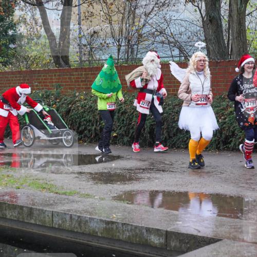 07.12.2025 - St. Pauli X-Mass-Run No. 15 Michael Burmester http://msf.ph/oto/9430244 07.12.2025 10:07:04 Laufen 329, 3218 meine-sportfotos.de