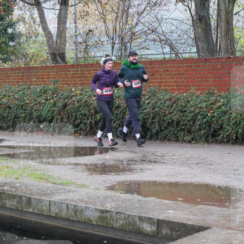 07.12.2025 - St. Pauli X-Mass-Run No. 15 Michael Burmester http://msf.ph/oto/9430248 07.12.2025 10:07:10 Laufen 4698, 4695, 3 meine-sportfotos.de