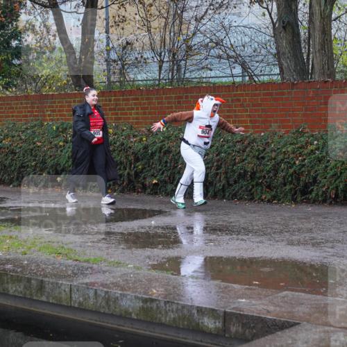 07.12.2025 - St. Pauli X-Mass-Run No. 15 Michael Burmester http://msf.ph/oto/9430281 07.12.2025 10:13:51 Laufen 904, 905 meine-sportfotos.de