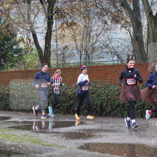 07.12.2025 - St. Pauli X-Mass-Run No. 15 Michael Burmester http://msf.ph/oto/9430440 07.12.2025 10:23:45 Laufen 2012, 2013, 2336, 4860, 2337 meine-sportfotos.de