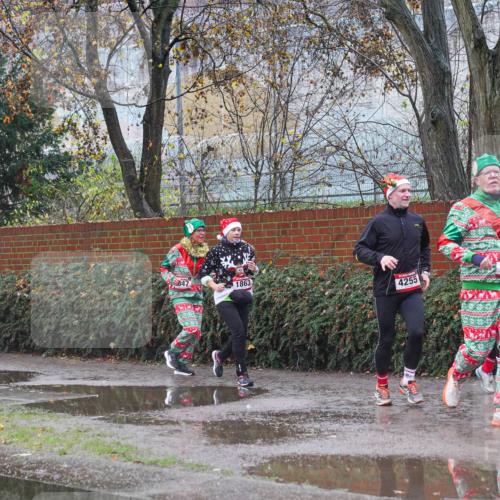 07.12.2025 - St. Pauli X-Mass-Run No. 15 Michael Burmester http://msf.ph/oto/9430449 07.12.2025 10:23:55 Laufen 2303, 2306, 847, 1863, 4255, 1848 meine-sportfotos.de