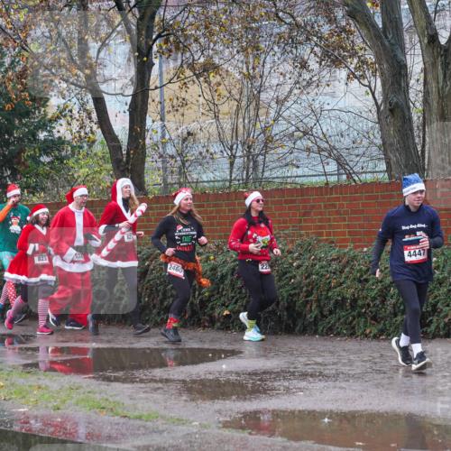 07.12.2025 - St. Pauli X-Mass-Run No. 15 Michael Burmester http://msf.ph/oto/9430482 07.12.2025 10:24:24 Laufen 22, 824, 823, 2460, 4447 meine-sportfotos.de