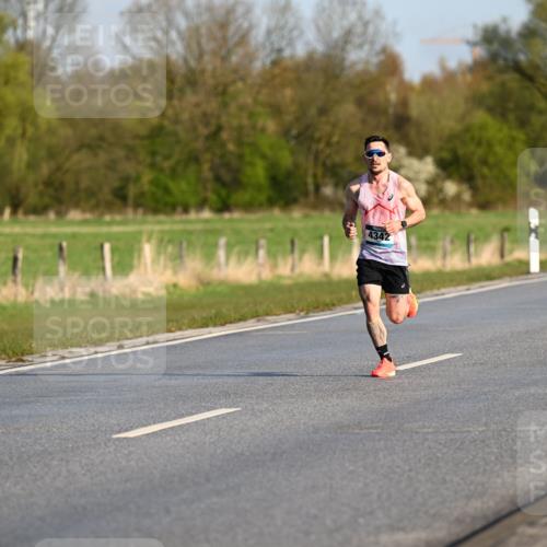 12.04.2026 - 45. Internationalen Wilhelmsburger Insellauf Dr. Thomas Lammeyer http://msf.ph/oto/9430516 12.04.2026 09:07:03 Laufen 4342 meine-sportfotos.de