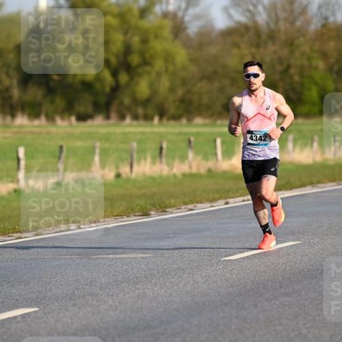 12.04.2026 - 45. Internationalen Wilhelmsburger Insellauf Dr. Thomas Lammeyer http://msf.ph/oto/9430526 12.04.2026 09:07:04 Laufen 4342 meine-sportfotos.de