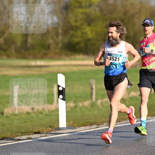12.04.2026 - 45. Internationalen Wilhelmsburger Insellauf Dr. Thomas Lammeyer http://msf.ph/oto/9430596 12.04.2026 09:07:24 Laufen 7001, 3521 meine-sportfotos.de