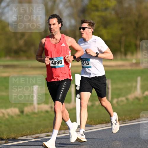 12.04.2026 - 45. Internationalen Wilhelmsburger Insellauf Dr. Thomas Lammeyer http://msf.ph/oto/9430629 12.04.2026 09:07:49 Laufen 4086, 3645 meine-sportfotos.de