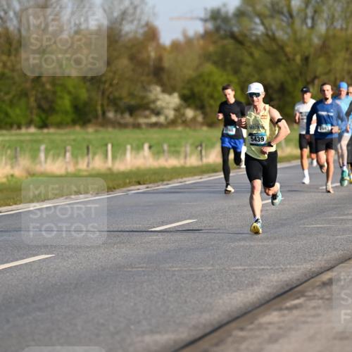 12.04.2026 - 45. Internationalen Wilhelmsburger Insellauf Dr. Thomas Lammeyer http://msf.ph/oto/9430710 12.04.2026 09:08:27 Laufen 5439, 2409 meine-sportfotos.de