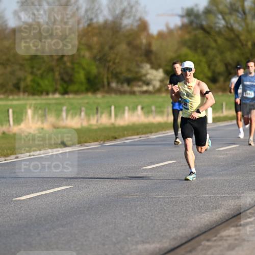 12.04.2026 - 45. Internationalen Wilhelmsburger Insellauf Dr. Thomas Lammeyer http://msf.ph/oto/9430715 12.04.2026 09:08:28 Laufen 2400, 2943, 39 meine-sportfotos.de