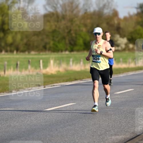 12.04.2026 - 45. Internationalen Wilhelmsburger Insellauf Dr. Thomas Lammeyer http://msf.ph/oto/9430724 12.04.2026 09:08:29 Laufen 5439 meine-sportfotos.de