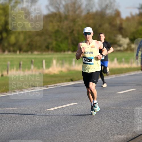 12.04.2026 - 45. Internationalen Wilhelmsburger Insellauf Dr. Thomas Lammeyer http://msf.ph/oto/9430726 12.04.2026 09:08:29 Laufen 5439 meine-sportfotos.de