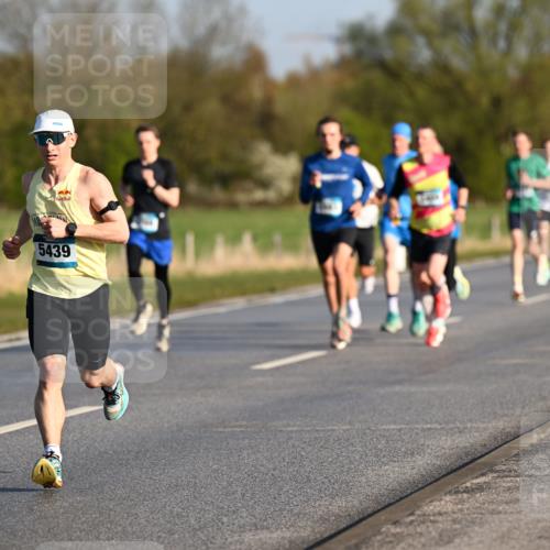 12.04.2026 - 45. Internationalen Wilhelmsburger Insellauf Dr. Thomas Lammeyer http://msf.ph/oto/9430728 12.04.2026 09:08:30 Laufen 5439 meine-sportfotos.de