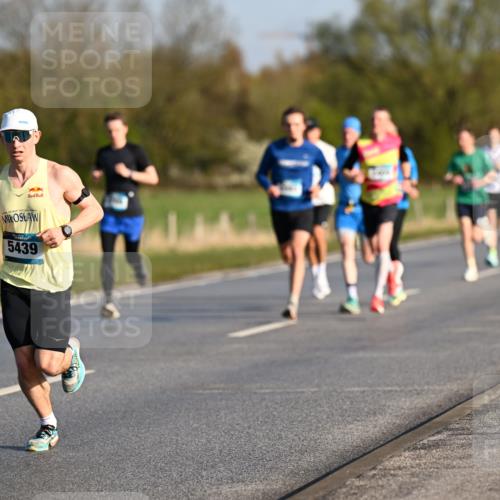 12.04.2026 - 45. Internationalen Wilhelmsburger Insellauf Dr. Thomas Lammeyer http://msf.ph/oto/9430729 12.04.2026 09:08:30 Laufen 5439 meine-sportfotos.de