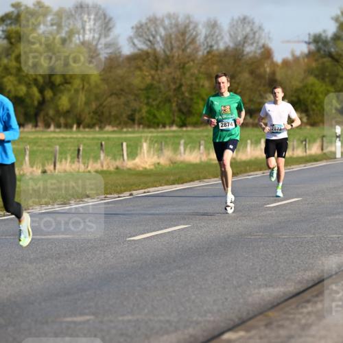 12.04.2026 - 45. Internationalen Wilhelmsburger Insellauf Dr. Thomas Lammeyer http://msf.ph/oto/9430756 12.04.2026 09:08:34 Laufen 2405, 2874, 2873 meine-sportfotos.de