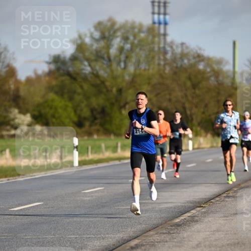 12.04.2026 - 45. Internationalen Wilhelmsburger Insellauf Dr. Thomas Lammeyer http://msf.ph/oto/9430804 12.04.2026 09:08:59 Laufen 2144 meine-sportfotos.de