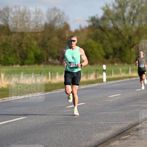 12.04.2026 - 45. Internationalen Wilhelmsburger Insellauf Dr. Thomas Lammeyer http://msf.ph/oto/9430882 12.04.2026 09:09:25 Laufen 3979, 2119 meine-sportfotos.de