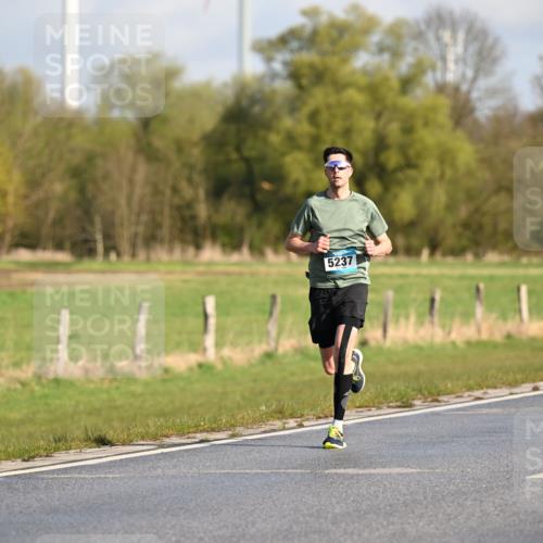 12.04.2026 - 45. Internationalen Wilhelmsburger Insellauf Dr. Thomas Lammeyer http://msf.ph/oto/9430956 12.04.2026 09:09:47 Laufen 5237 meine-sportfotos.de