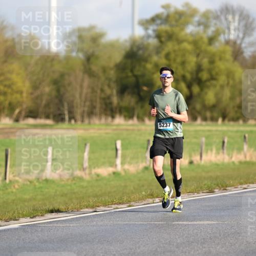 12.04.2026 - 45. Internationalen Wilhelmsburger Insellauf Dr. Thomas Lammeyer http://msf.ph/oto/9430957 12.04.2026 09:09:47 Laufen 5237 meine-sportfotos.de