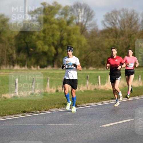 12.04.2026 - 45. Internationalen Wilhelmsburger Insellauf Dr. Thomas Lammeyer http://msf.ph/oto/9430971 12.04.2026 09:09:53 Laufen 10, 2970, 044, 5456 meine-sportfotos.de
