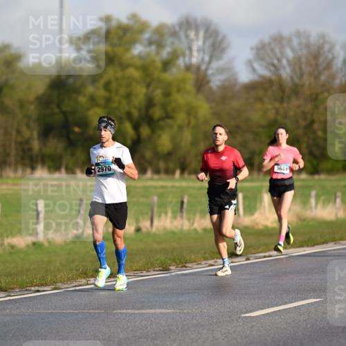 12.04.2026 - 45. Internationalen Wilhelmsburger Insellauf Dr. Thomas Lammeyer http://msf.ph/oto/9430976 12.04.2026 09:09:54 Laufen 2970, 3644, 5456 meine-sportfotos.de